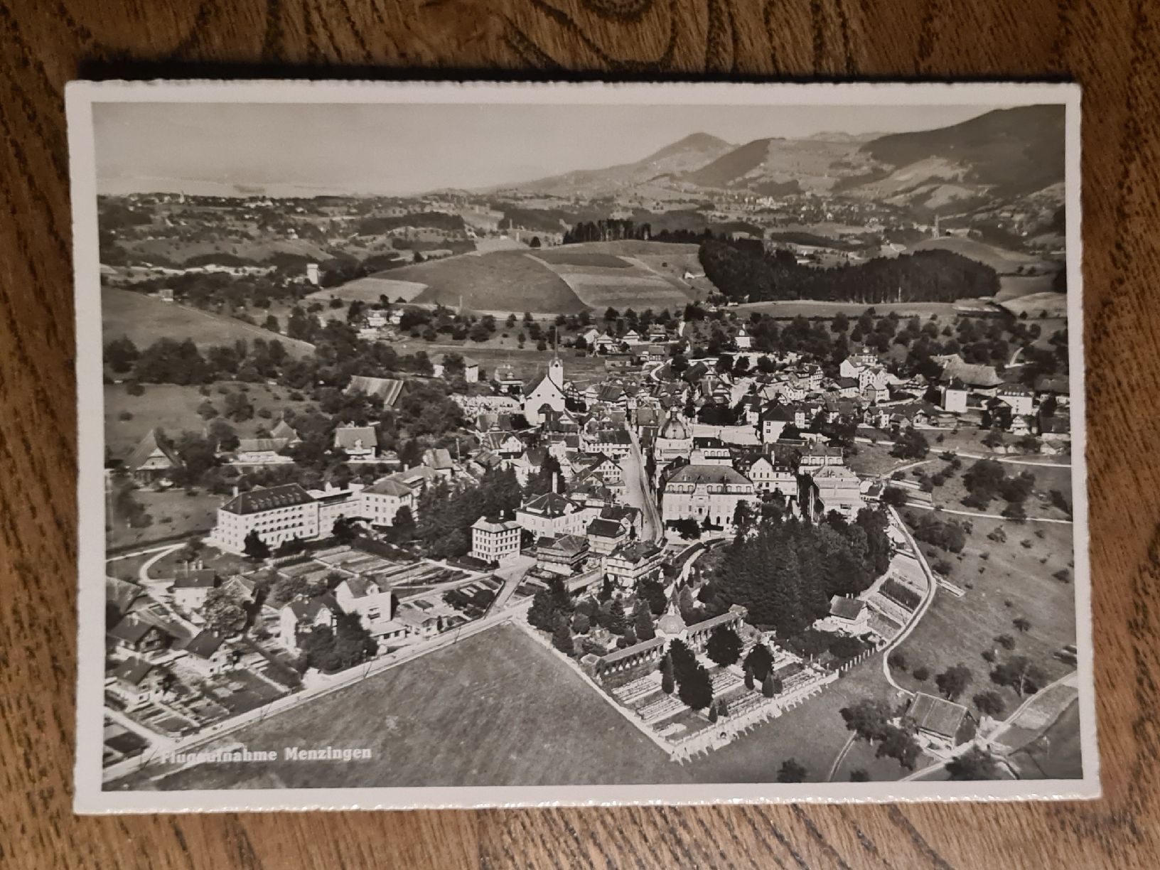 Cartoline postali: Flugaufnahme Menzingen – Usato da Ebikon venduto da Donar50