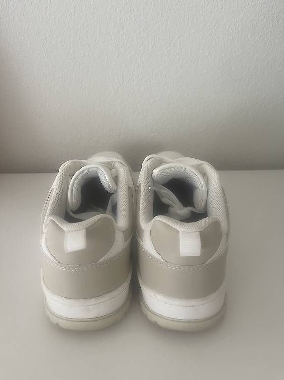 Scarpe da donna: Sneaker weiss/beige Gr. 38 Turnschuh – Usato da Reinach BL venduto da present4you 2
