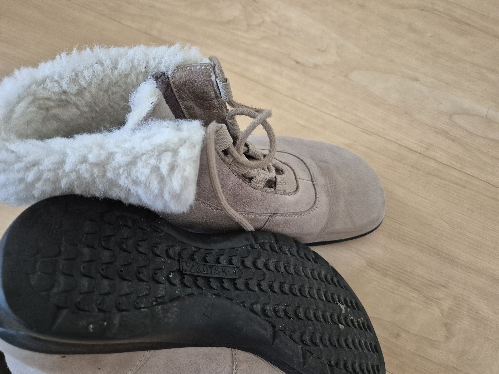 Scarpe da donna: Winterstiefel – Usato da Riehen venduto da Vaniisha13 2