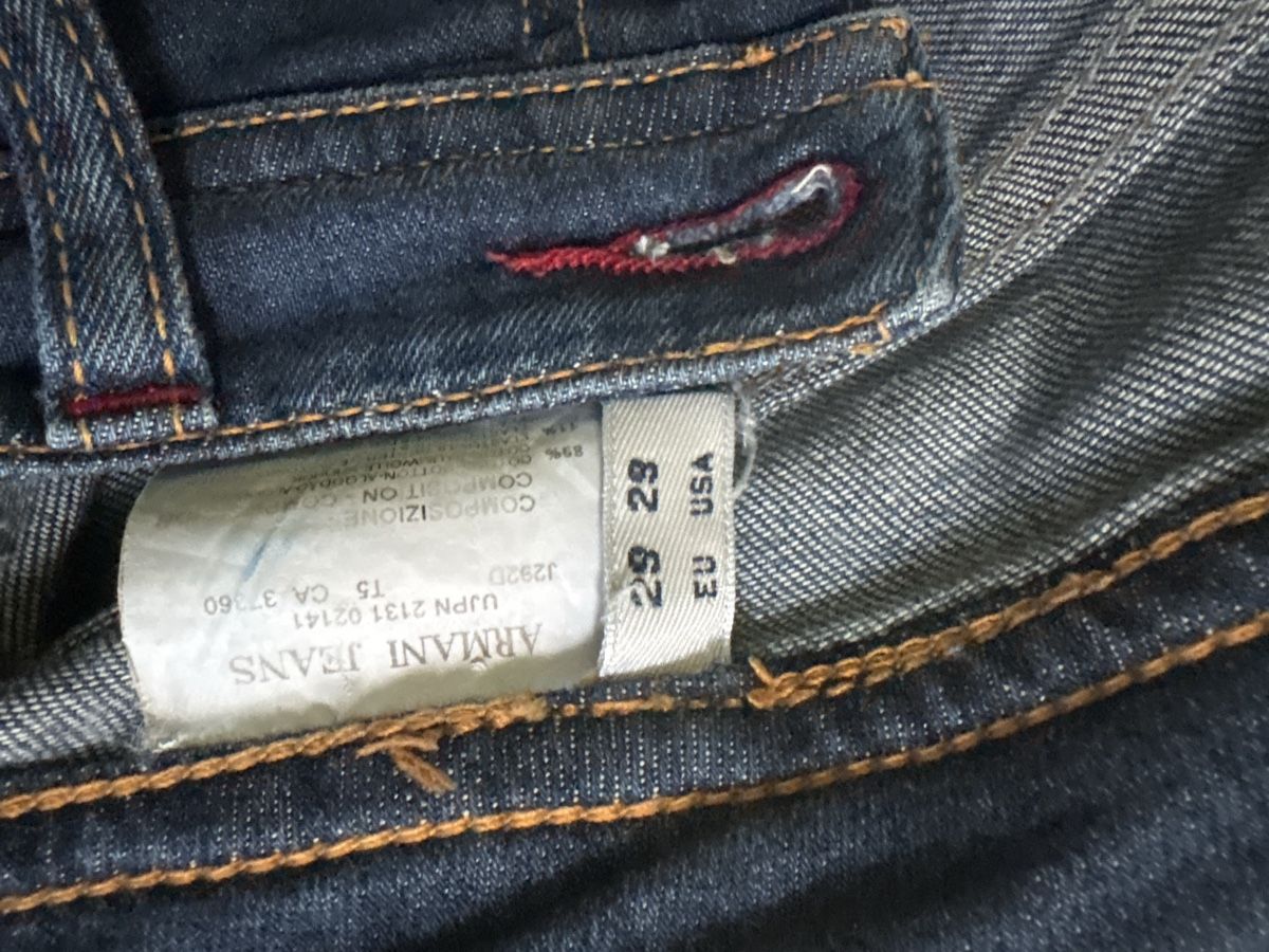 Armani Jeans: Armani Jeans Taille 29/29 – Usato da Düdingen venduto da Yellow 3