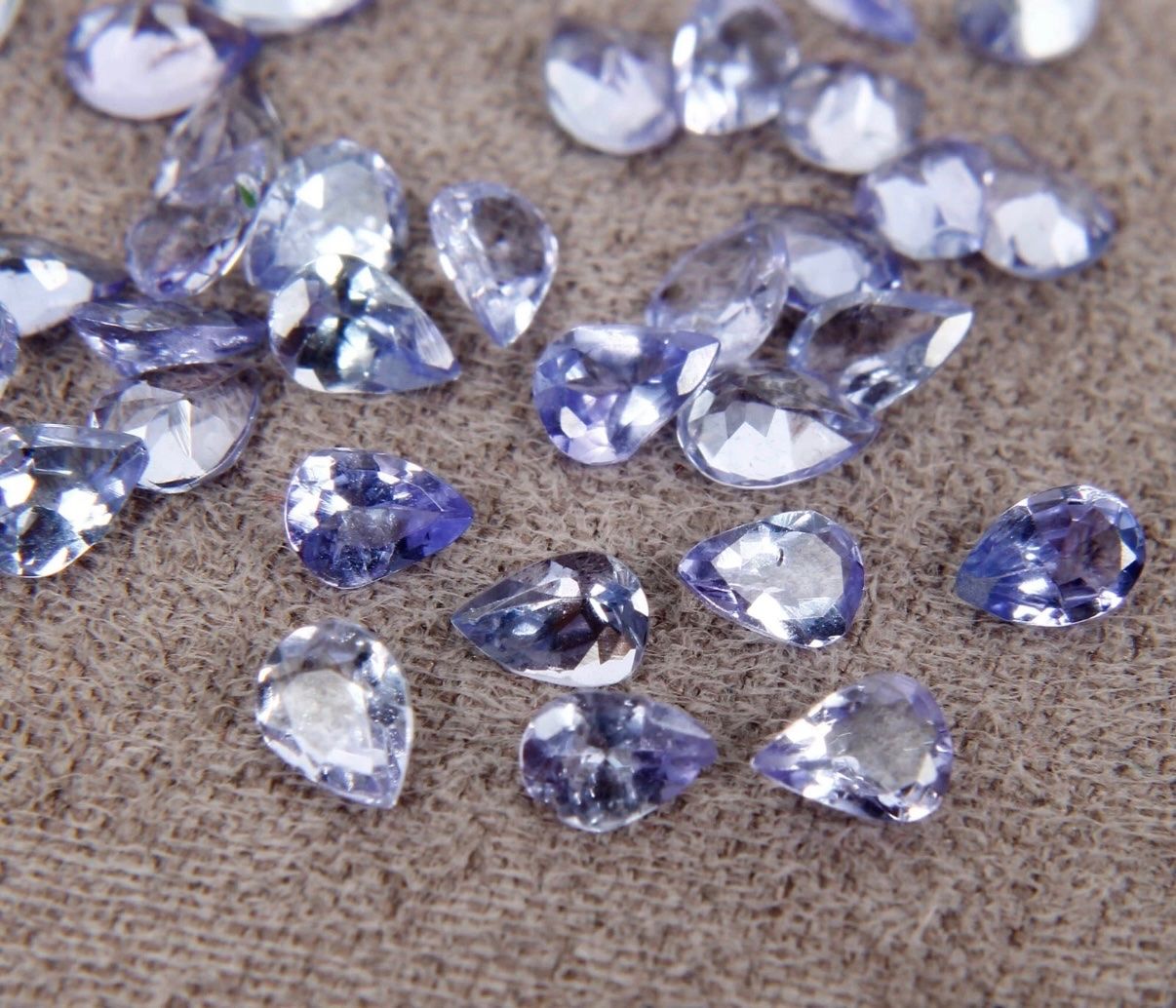 Pierres précieuses: Wunderschönes Tansanit LOT - 4.7 ct – Neuf (Voir description) à Mauren par LieGems 2