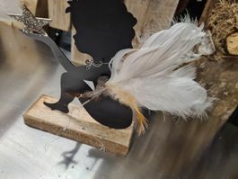 Dekorierter Metall Weihnachtsengel auf Holzsockel, H 17 cm