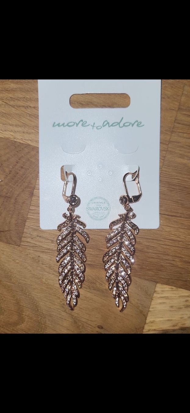 Orecchini pendenti & Orecchini a lobo: Adore Swarovski Rose gold plated feather dangle earrings – Nuovo e nell'imballaggio originale da Buchs SG venduto da cap_qnl6