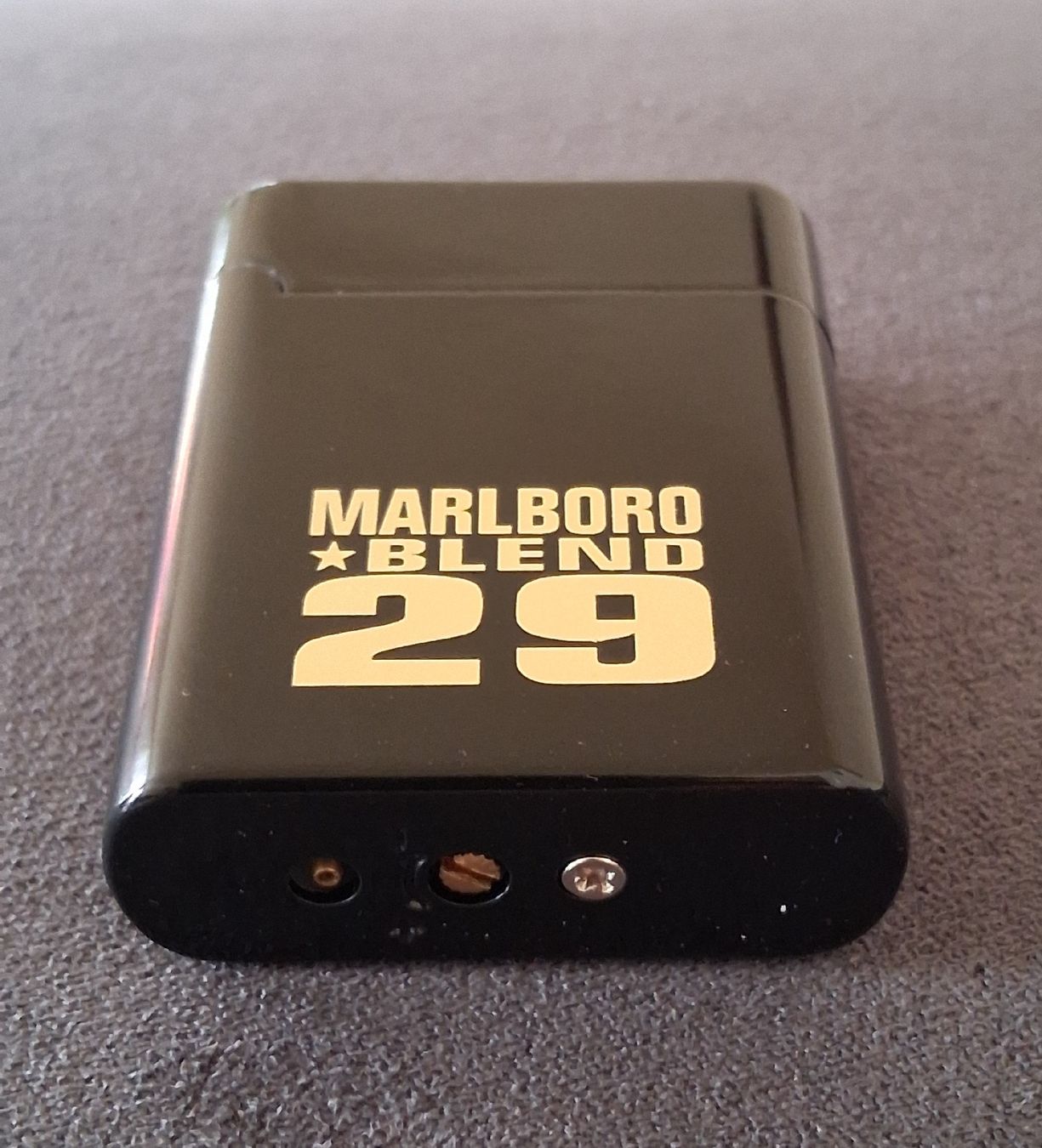 Marlboro Accendini: Briquet vintage de collection "Marlboro" – Nuovo e nell'imballaggio originale da St-Imier venduto da supernova21 1