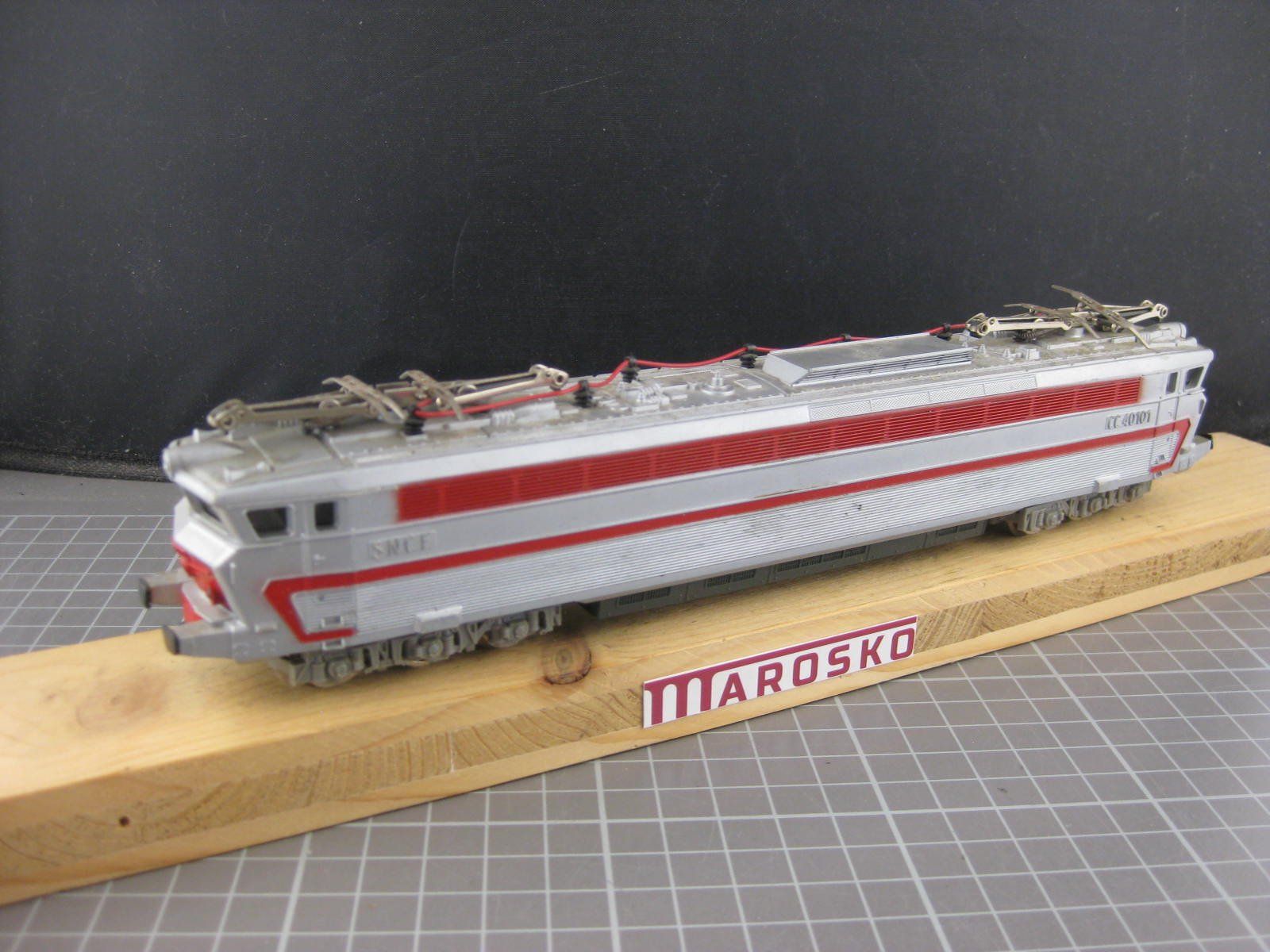 Lima Modelleisenbahnen: Lima SNCF TEE Lok silber, ohne OVP, bespielt – Gebraucht aus Malters von Marosko 2