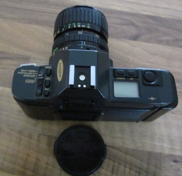 Nikon Kamera: Analoge Spiegelreflexkamera mit Objektiv – Gebraucht aus Trimbach von Ninusch