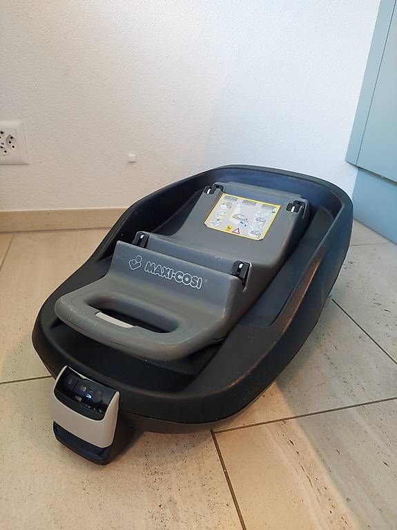 Auto-Kindersitze: Maxicosi Isofix Station – Gebraucht aus Bubendorf von thepaddington