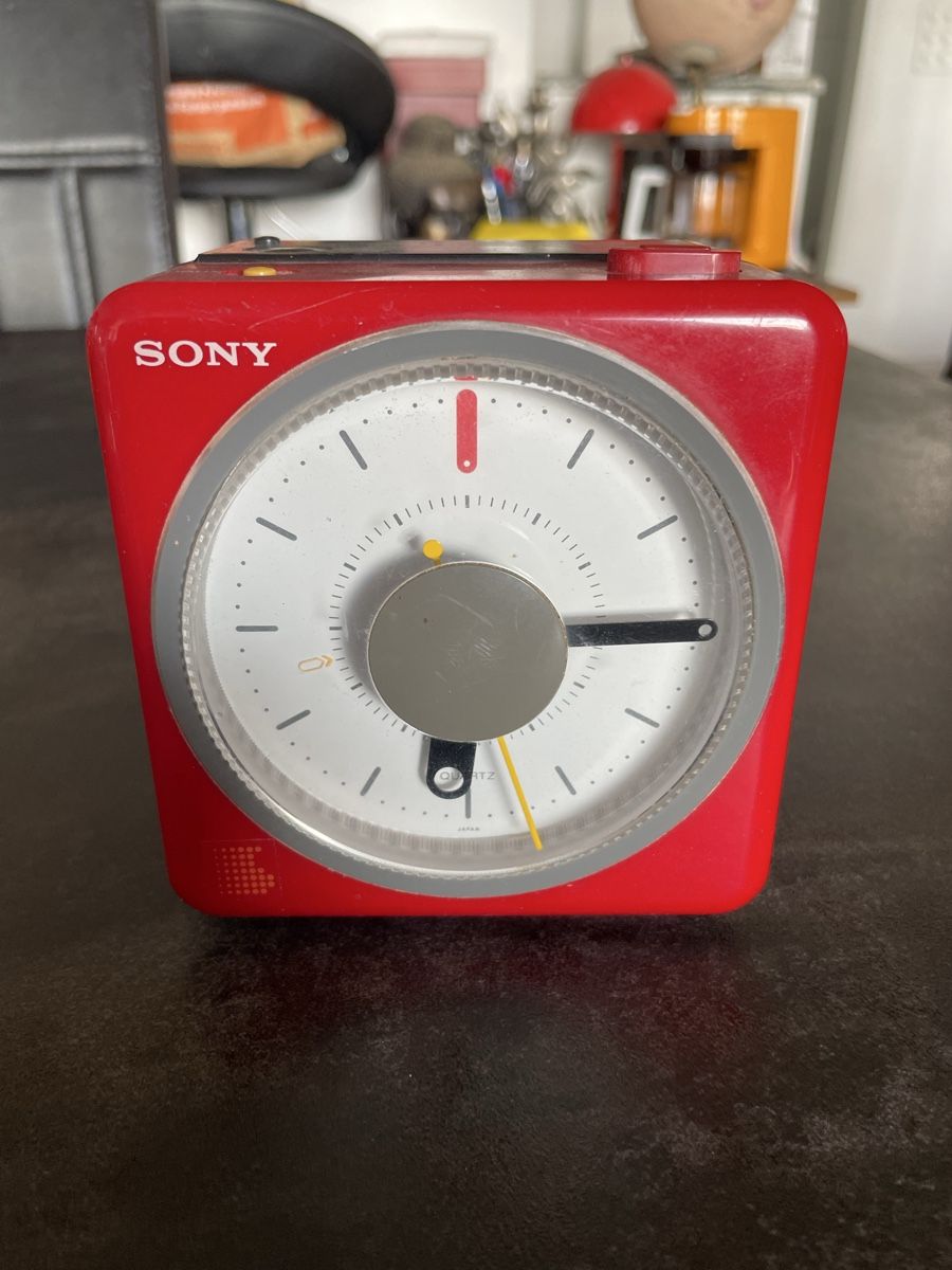 Radio-Réveil Vintage Cube Sony ICF-A10W Rouge (D'occasion) à Vallamand ...