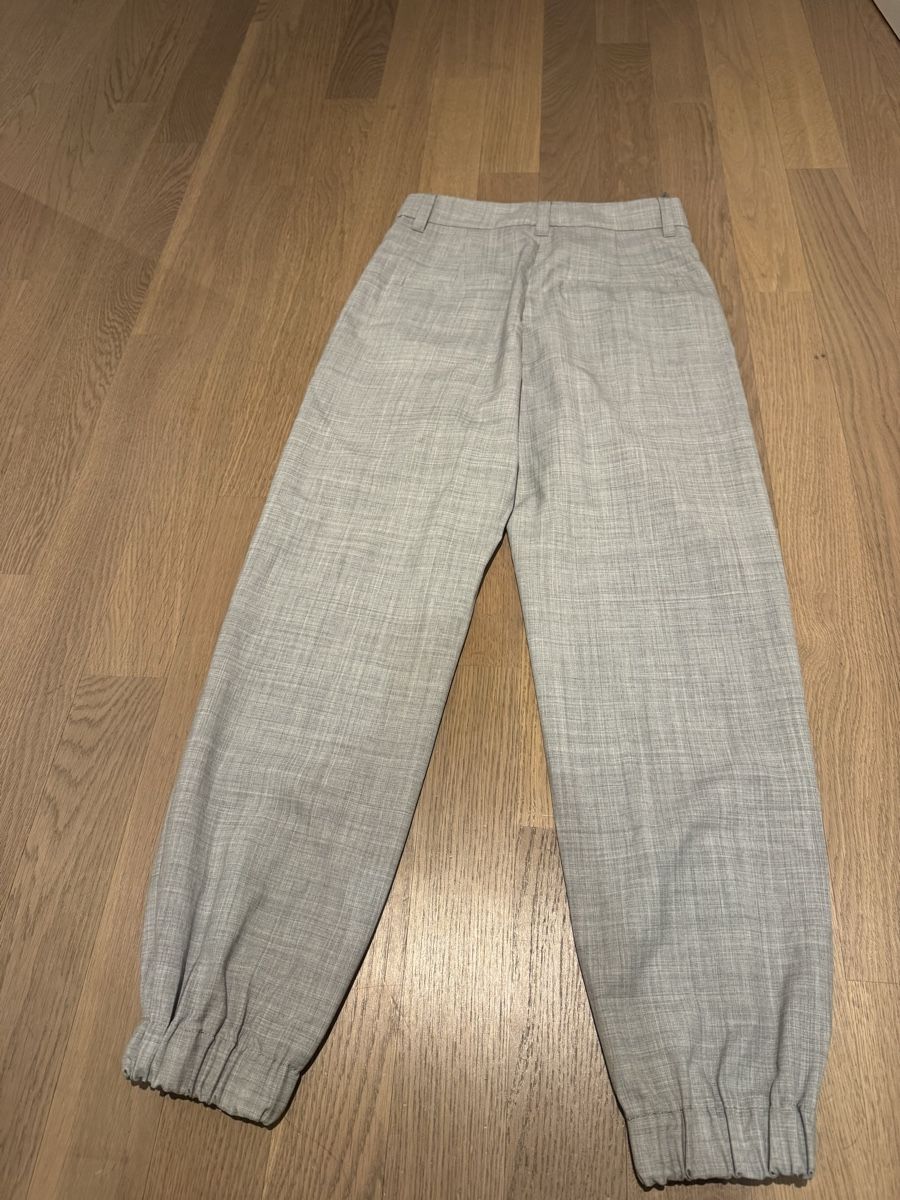 Brunello Cucinelli Pantaloni: Brunello Cucinelli Pants, Light Grey, Women's Size S – Nuovo (secondo la descrizione) da Küsnacht ZH venduto da Zafsa 1