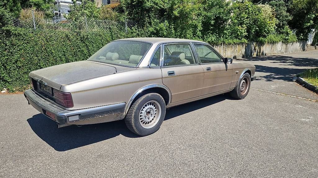 Jaguar Automobili: Jaguar XJ 3.6 Sovereign Veteran Eintrag – Usato da Brügg BE venduto da Topoffice 2