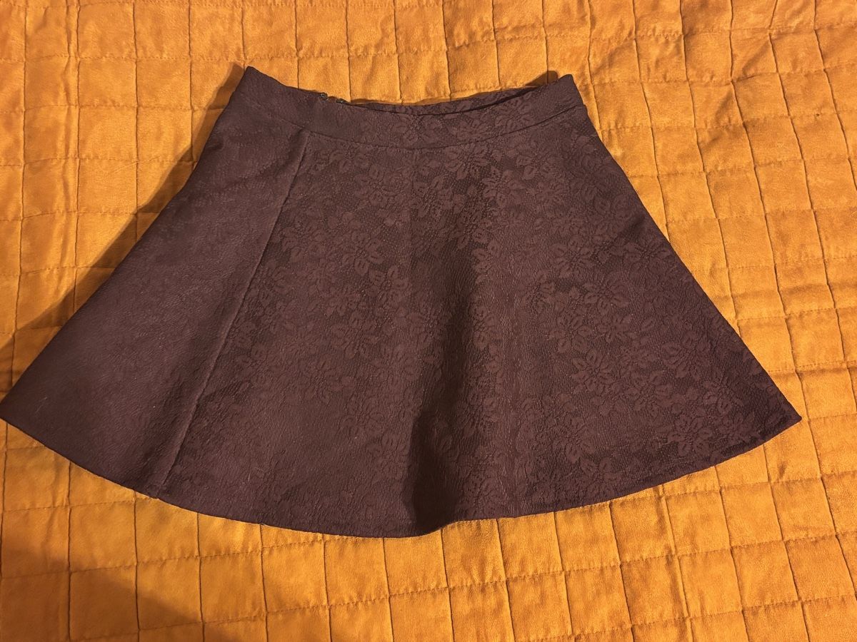 Gonne: Jupe patineuse bordeaux Forever 21, taille S – Usato da La Chaux-de-Fonds venduto da lea_77ly
