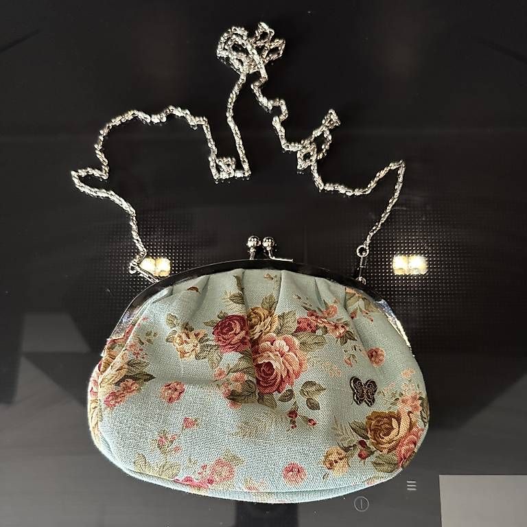 Borse da donna: Petit sac vintage état neuf – Nuovo (secondo la descrizione) da La Chaux-de-fonds venduto da ccjp