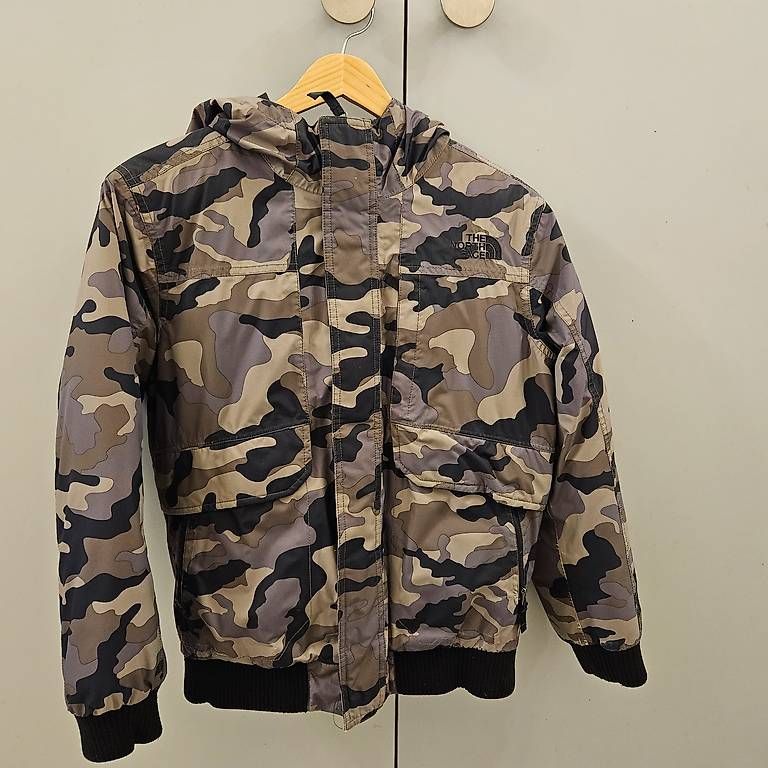 North Face Vestes & Manteaux: The North Face Daunenjacke Gr. 146/152 – D'occasion à Embrach par Lilly2021