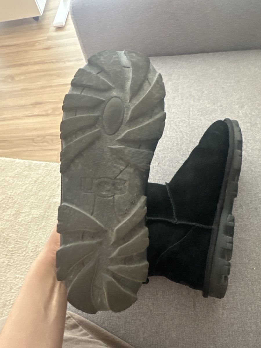 Scarpe da uomo: Ugg Boots Classic Mini Schwarz 39 Top Zustand! – Usato da Bitsch venduto da jan_d8tt 4