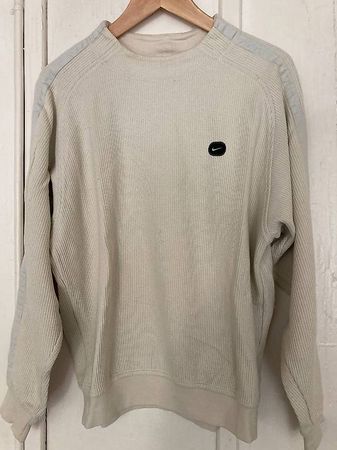 Nike Wollpulli