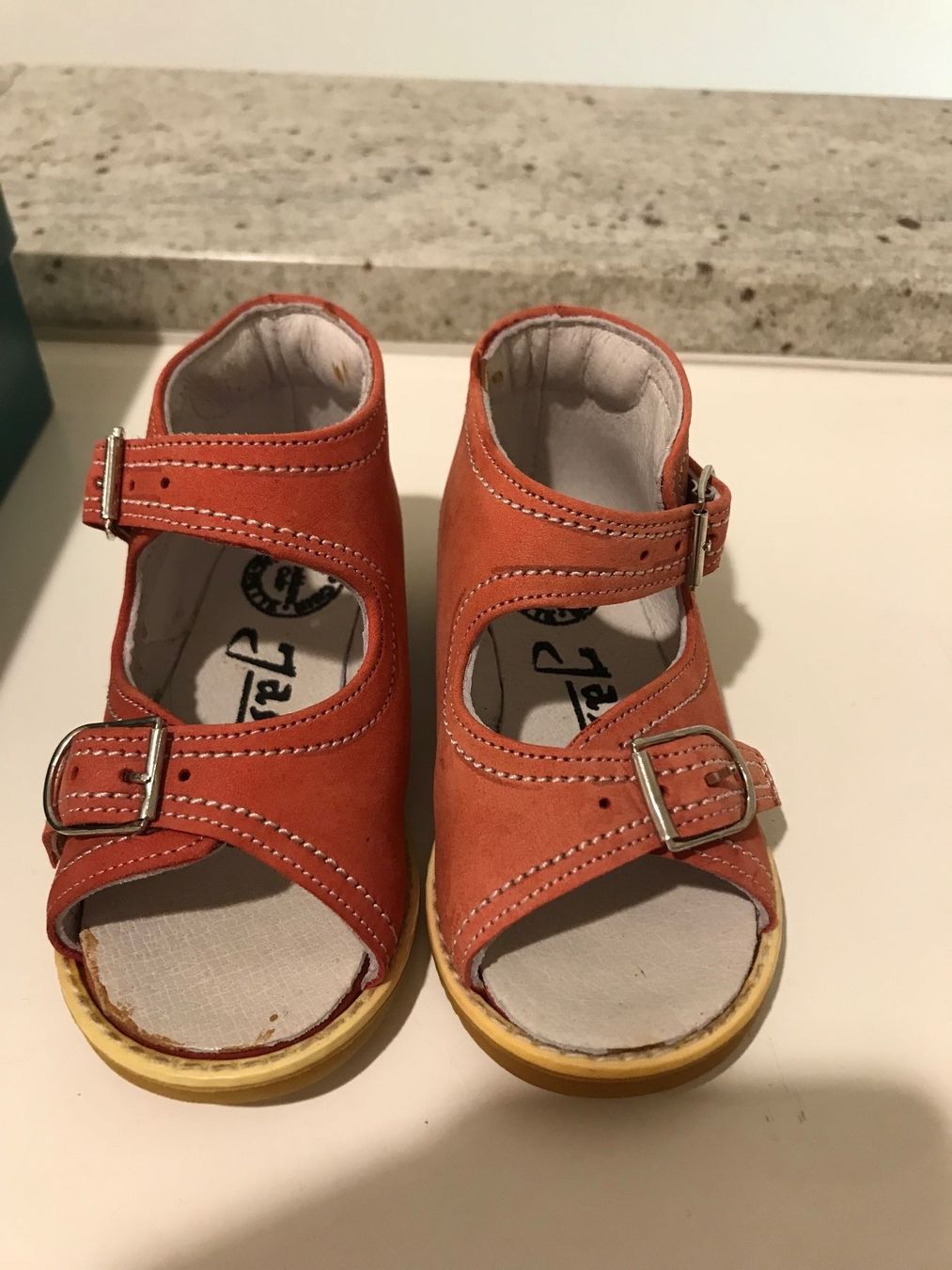 Scarpe per ragazzi: Antike ungetragene Kinderschuhe – Usato da losone venduto da china06