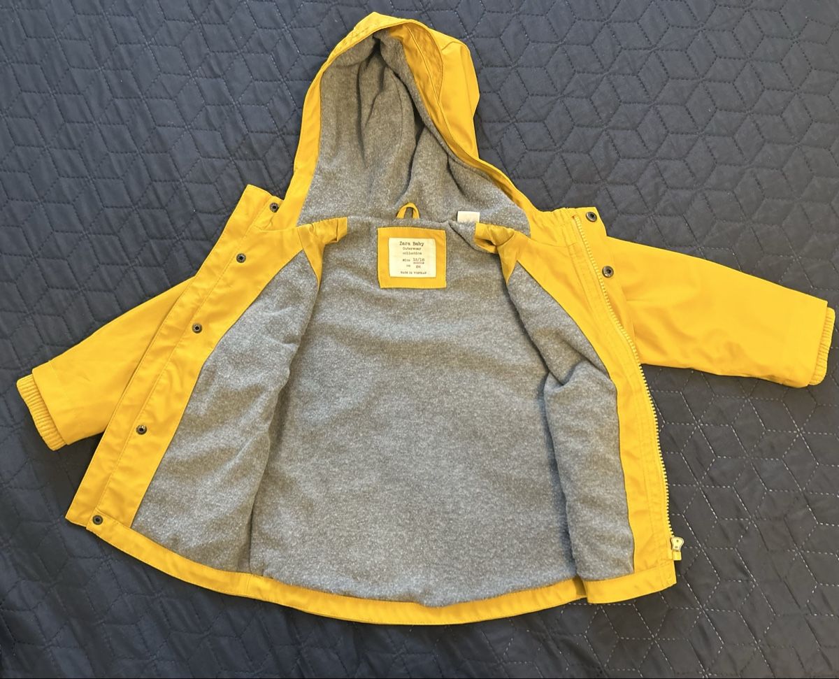 Zara Jacken & Mäntel: Regenjacke  – Gebraucht aus Sursee von fin_t8yj 1