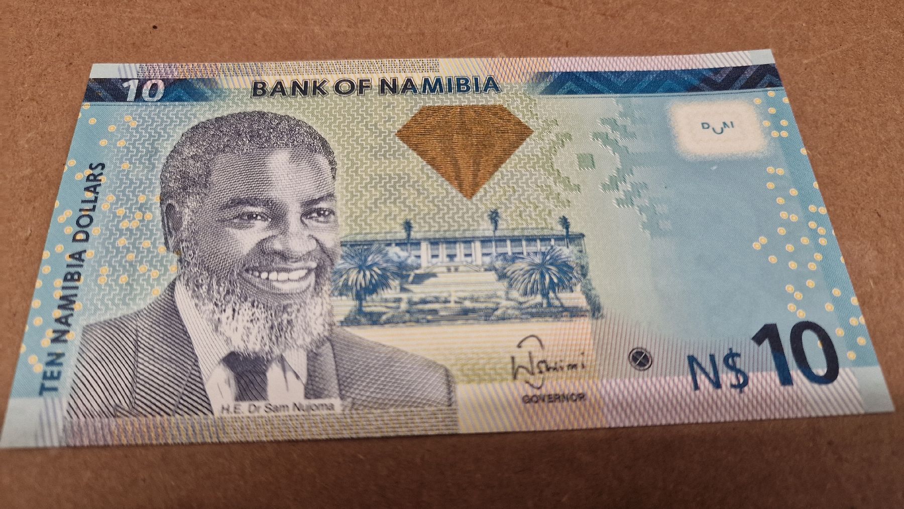 Banconote: Namibia 10 Dollar 2012, Springbock, Sam Nujoma – Nuovo e nell'imballaggio originale da Herisau venduto da Antiques.AR