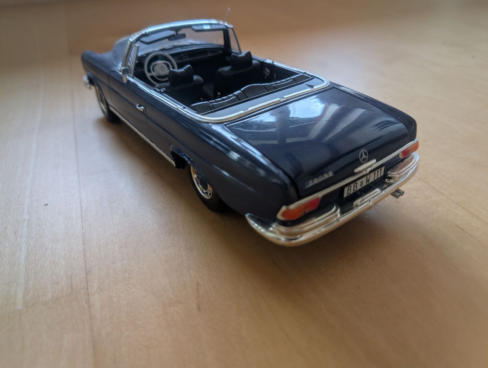 Mercedes-Benz Modellini d'auto: Mercedes W111 280SE Coupe 1/18 – Usato da Sulzbach venduto da MercedesV8 3