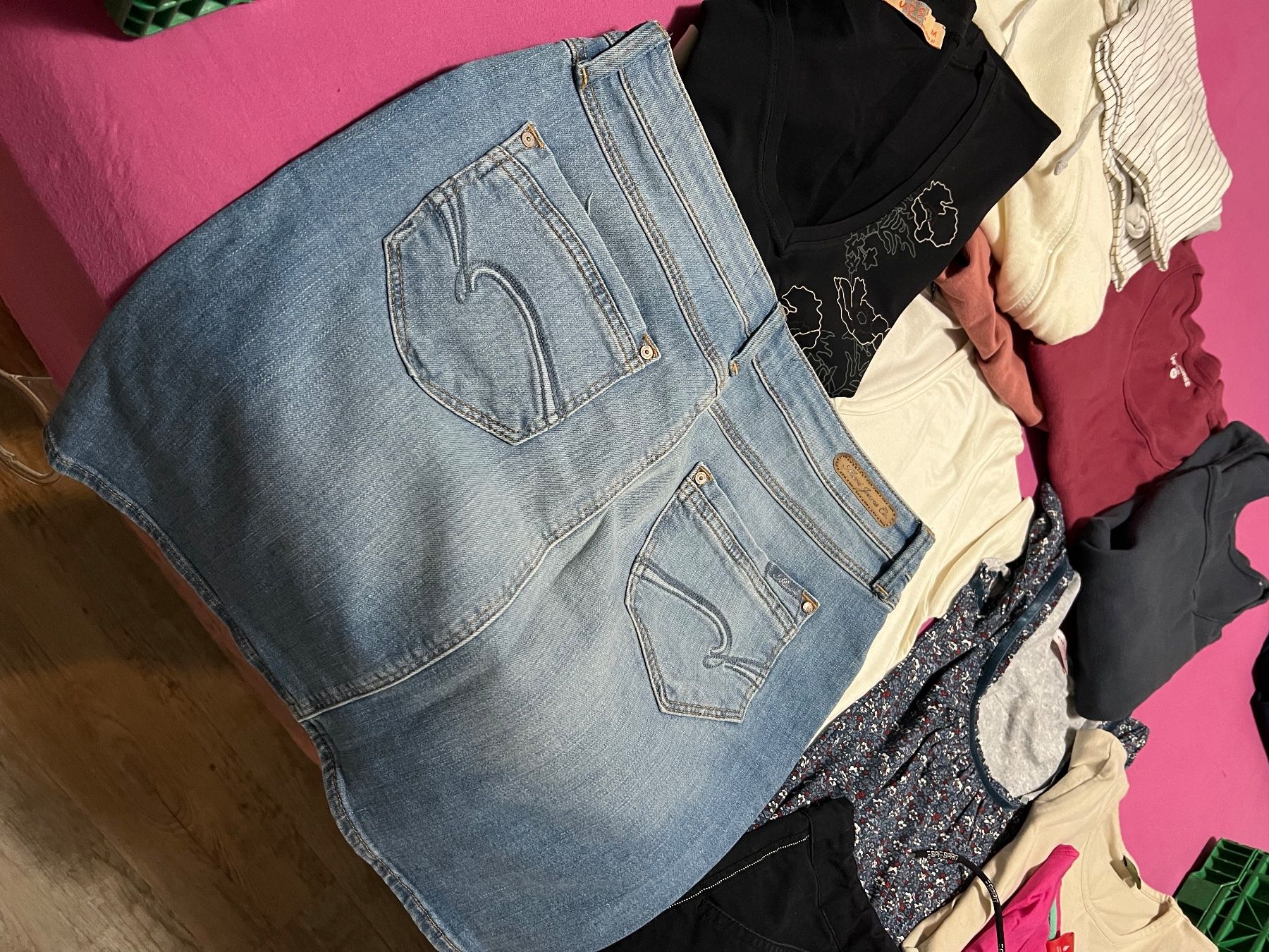 Lotti di vestiti: kleider paket – Usato da Winterthur venduto da EasyRS 1