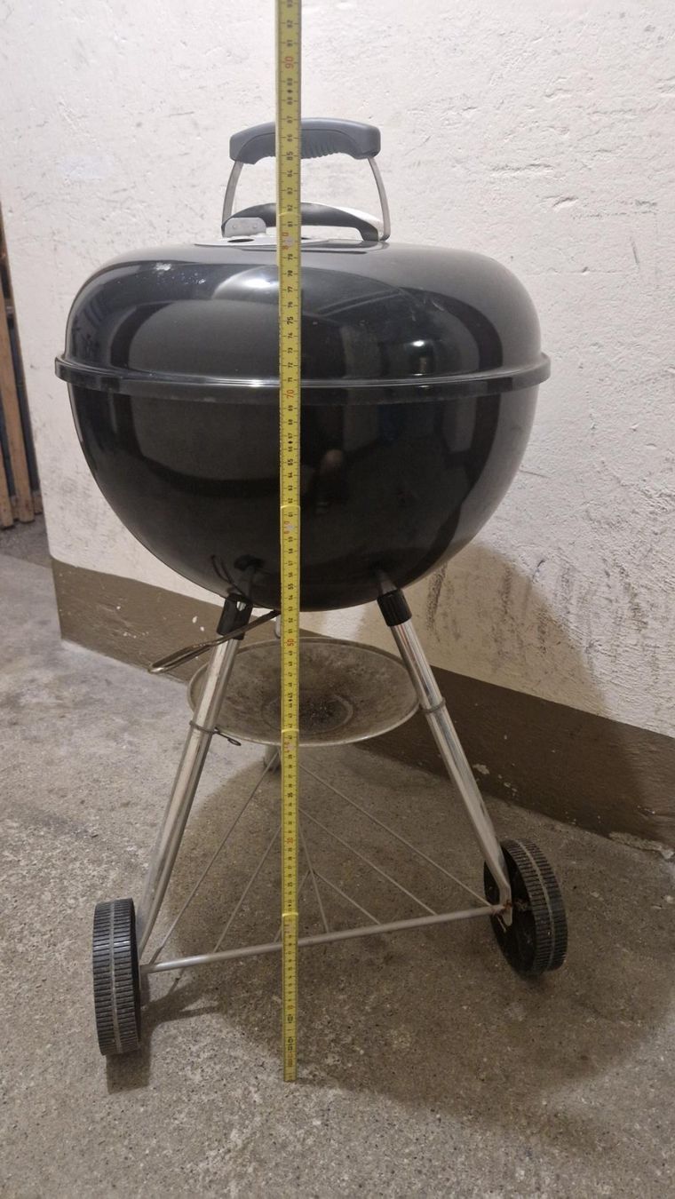 Weber Griglie: Weber Holzkohlegrill Ø47cm – Usato da Bern venduto da lea_f857 2