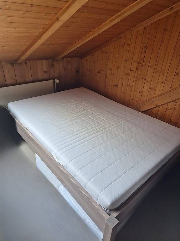 Betten: Gratis Bett mit Matratze 140×200 cm – Gebraucht aus Gümligen von Spos