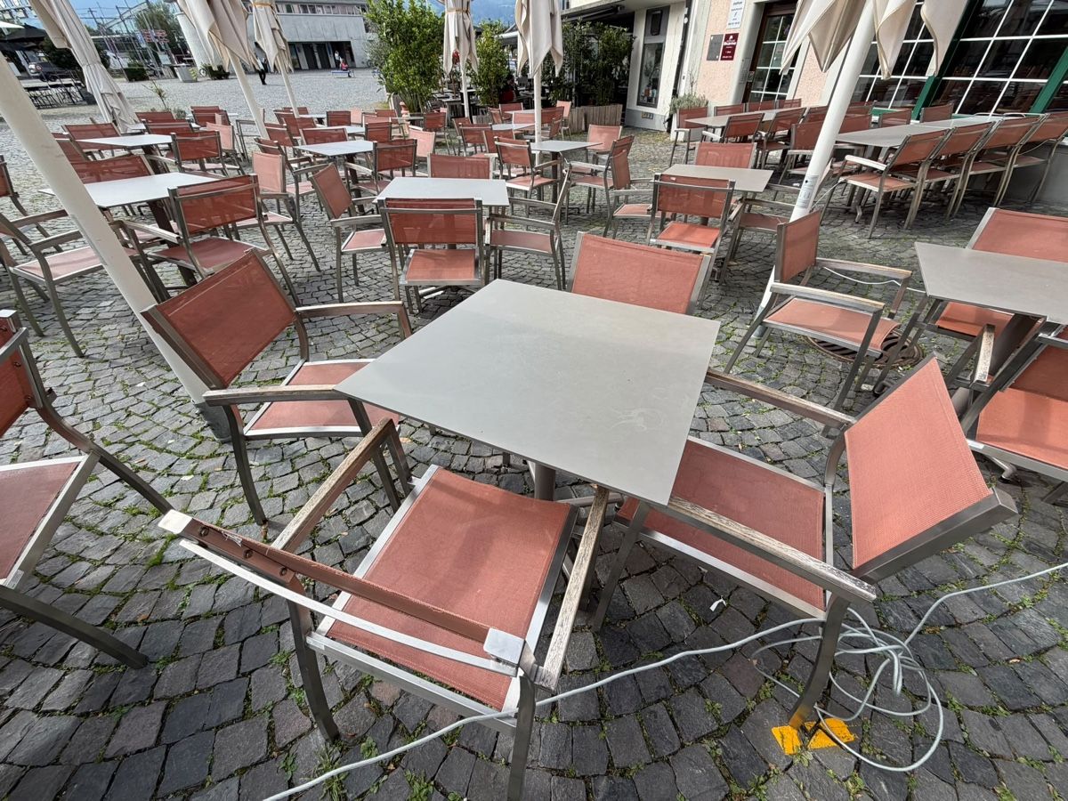 Hunn Chaises: Gartenwirtschaft Stühle – D'occasion à Gossau ZH par Swisswasserpro