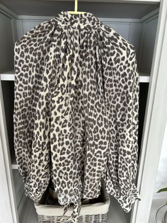 Leo-Bluse, M