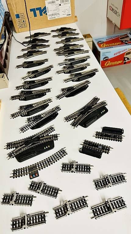 Modellini di ferrovie: Trix Express H0 - Weichen, Gleise, Trafos, Diverses – Usato da Schaffhausen venduto da OggiJoerg 1
