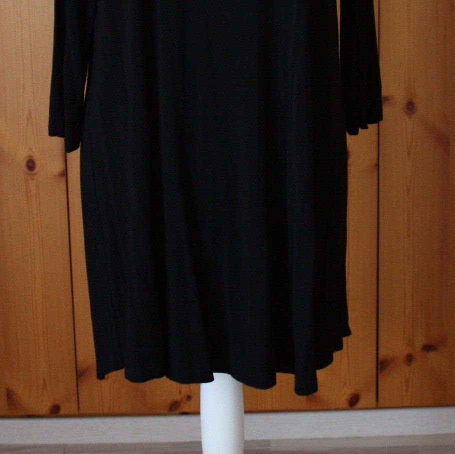 Vestiti: Kleid Langarm schwarz Gr. L – Usato da Flüelen venduto da Diversicum-Curvy 2