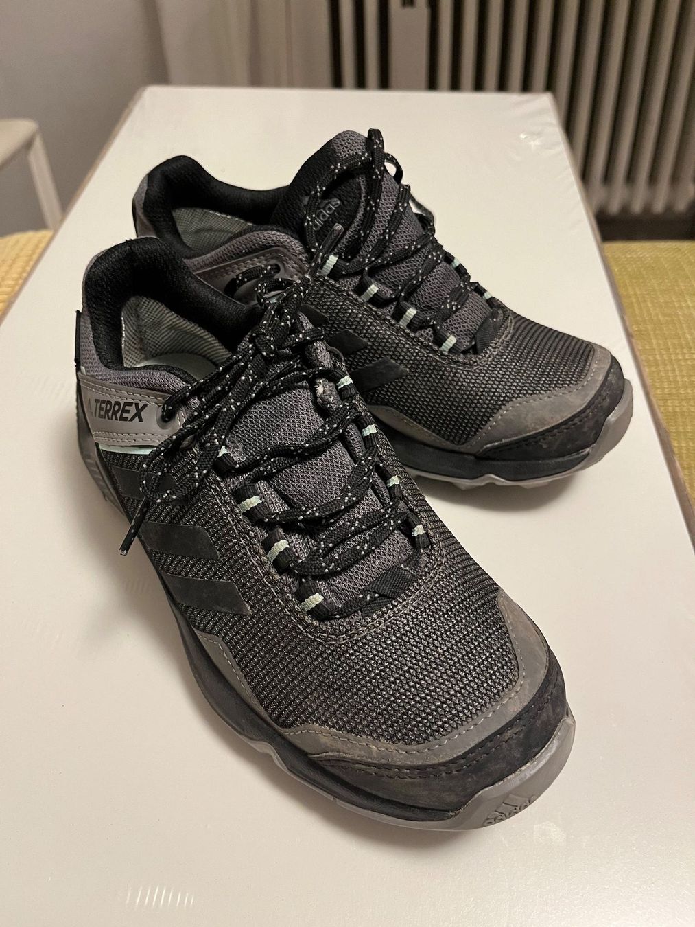 Adidas Scarpe per ragazzi: Adidas Terrex Gore-Tex 36 – Usato da Breganzona venduto da Vstadelmann