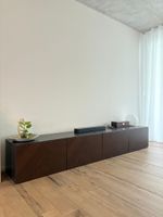 2× IKEA BESTÅ Regal mit Türen 120×42×38 cm – schwarzbraun