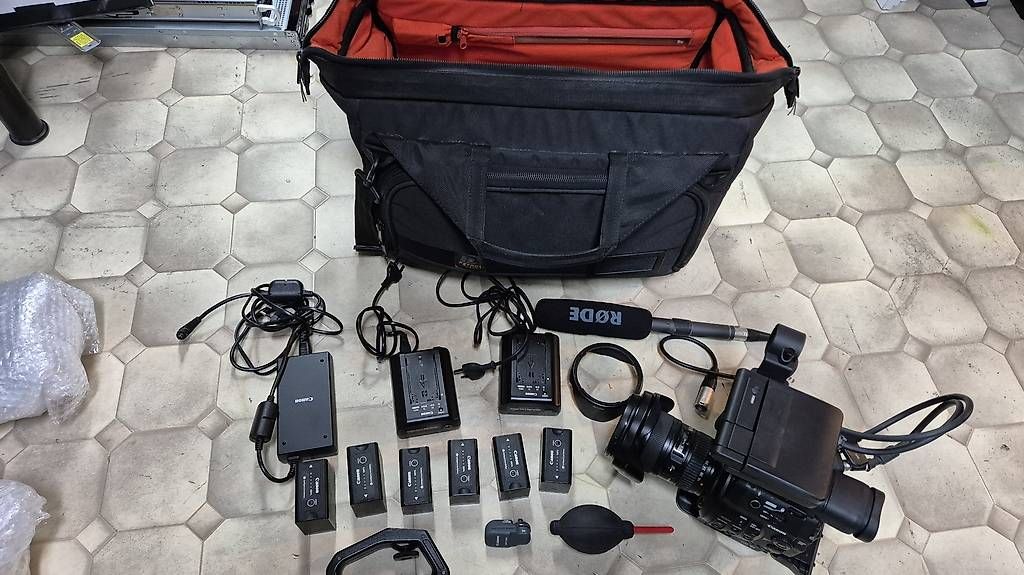 Canon Videocamere: Canon EOS C300 Videokamera – Usato da Hohenrain venduto da Sven848