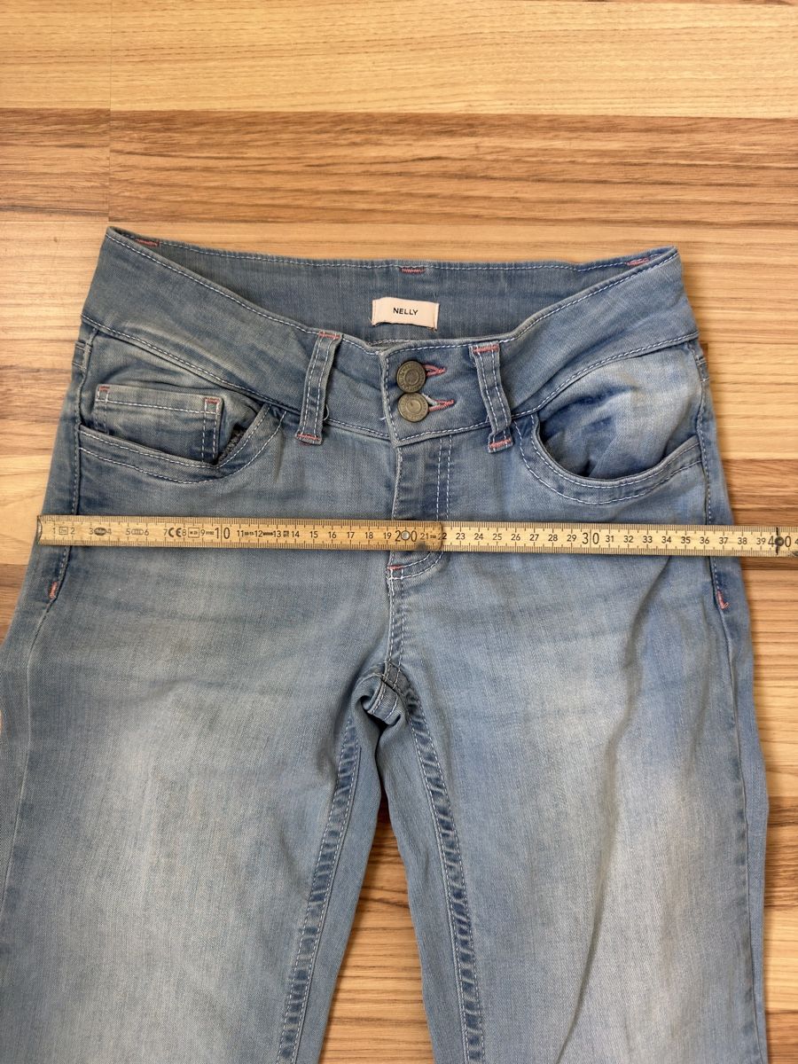 Jeans: Hell Blaue Bootcut Jeans – D'occasion à Allschwil par power9000 3