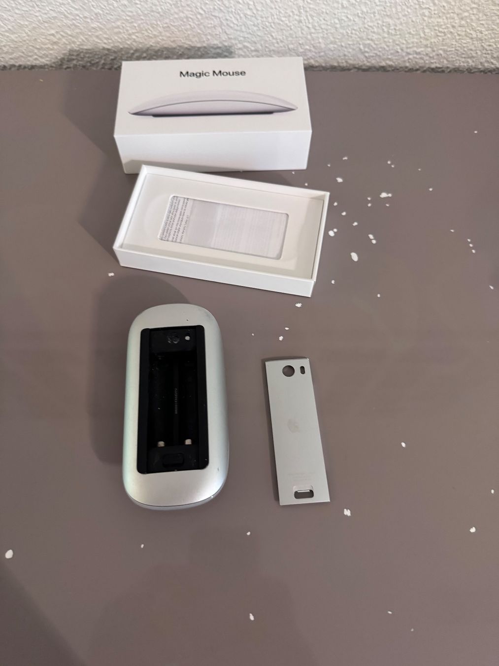Apple Maus: Apple Magic Mouse Gen. I Kabellos, Maus – Gebraucht aus Bern von vb5bv 4
