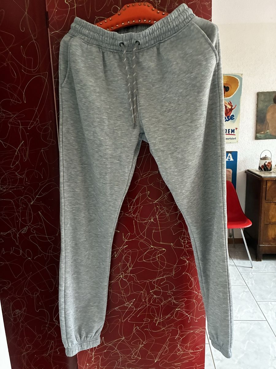 Pantaloni: Trainerhosen grau – Usato da Lengnau BE venduto da Warmbrodt