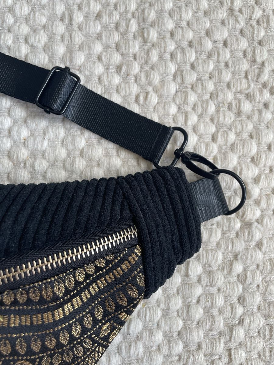 Borse da donna: Handmade Boho Bauchtasche – Cord & Goldmuster – Nuovo e nell'imballaggio originale da Kriens venduto da p_ART_rizia 2