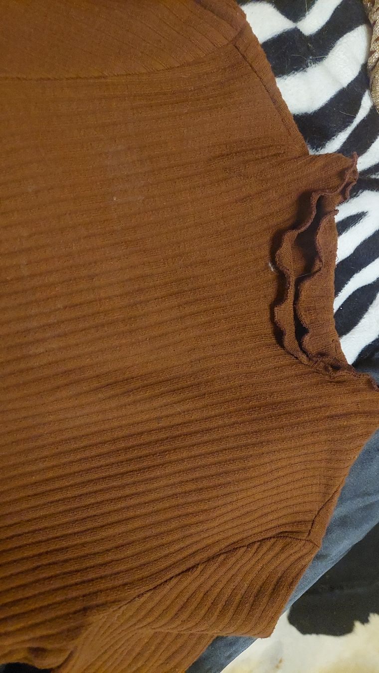 Only Maglioni & Felpe: Pulli von Only,gr.XS in braun – Usato da Basel venduto da O-MEGA 2