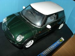 Mini Cooper grün * Jadi Modelcraft 1:18