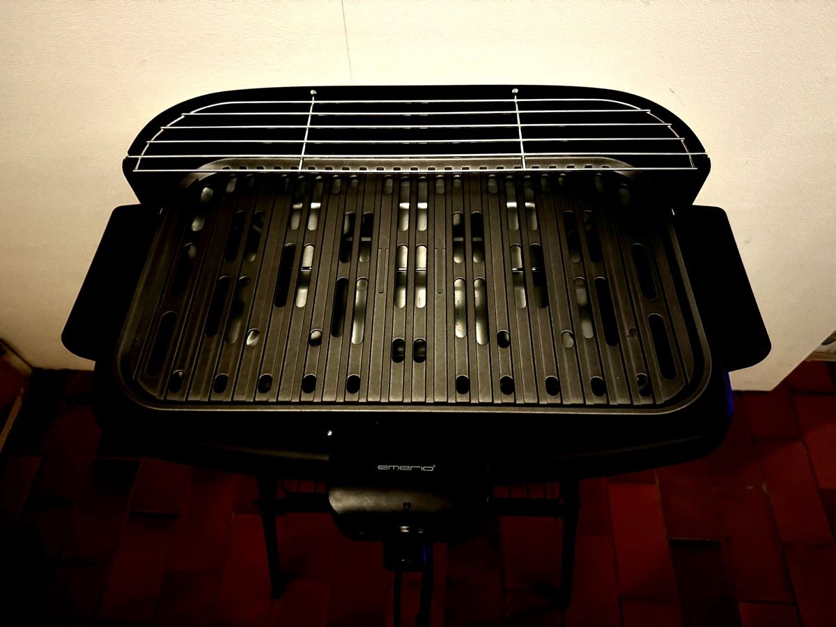 Griglie: Barbecue-Grill – Nuovo (secondo la descrizione) da Hofstetten BE venduto da Alpheidi75 1