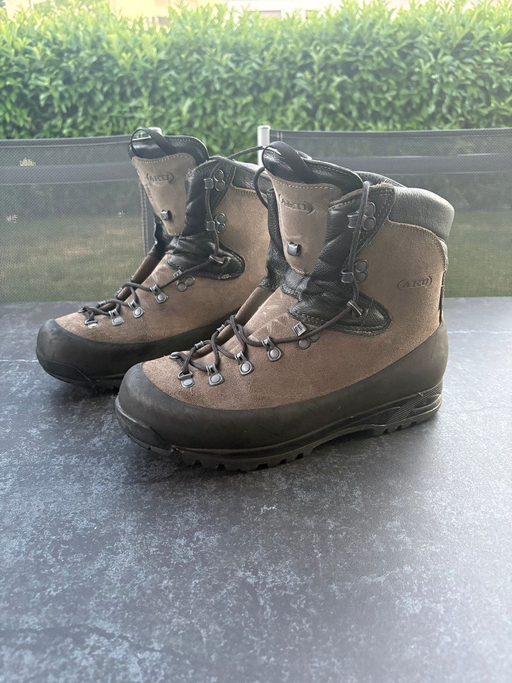 Aku Scarpe da uomo: Aku Wanderschuh/ KS 14 schwer Gr. 43 – Usato da Boswil venduto da lindebluetetee