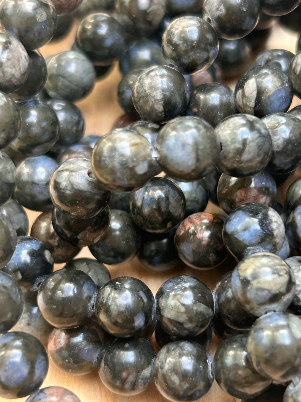 Edelsteine: Abverkauf!!! Strang echte Glaucophane Kugeln 6 mm – Neu und originalverpackt aus Niederrohrdorf von Ytobi