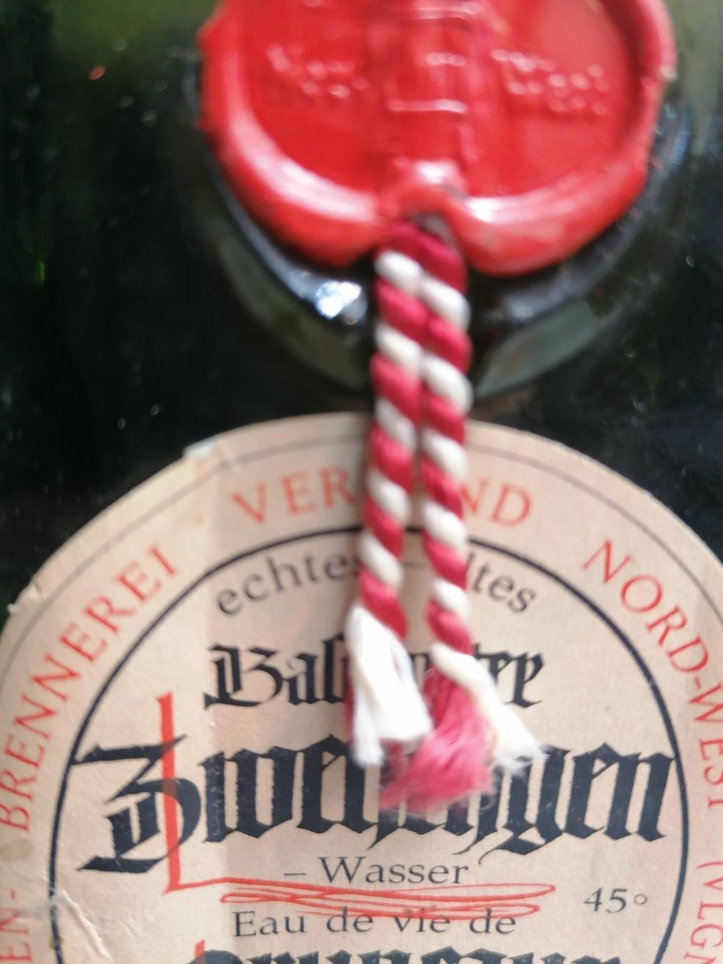 Spirituosen: EAU DE VIE PRUNEAUX DE BÂLE – Neu und originalverpackt aus Genève von Leboucheoreilles 3