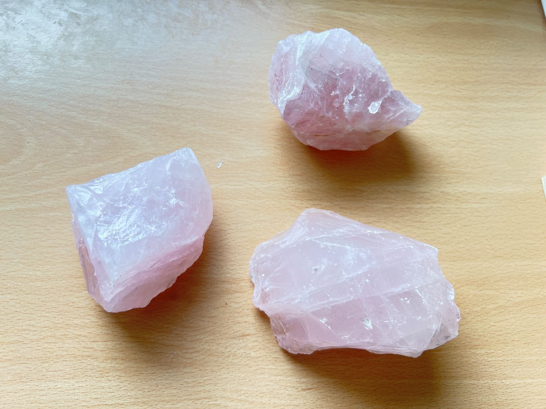 Minerali & Pietre curative: 3 Rosenquarz-Rohstein – Usato da ZUFIKON venduto da SULMI01 5
