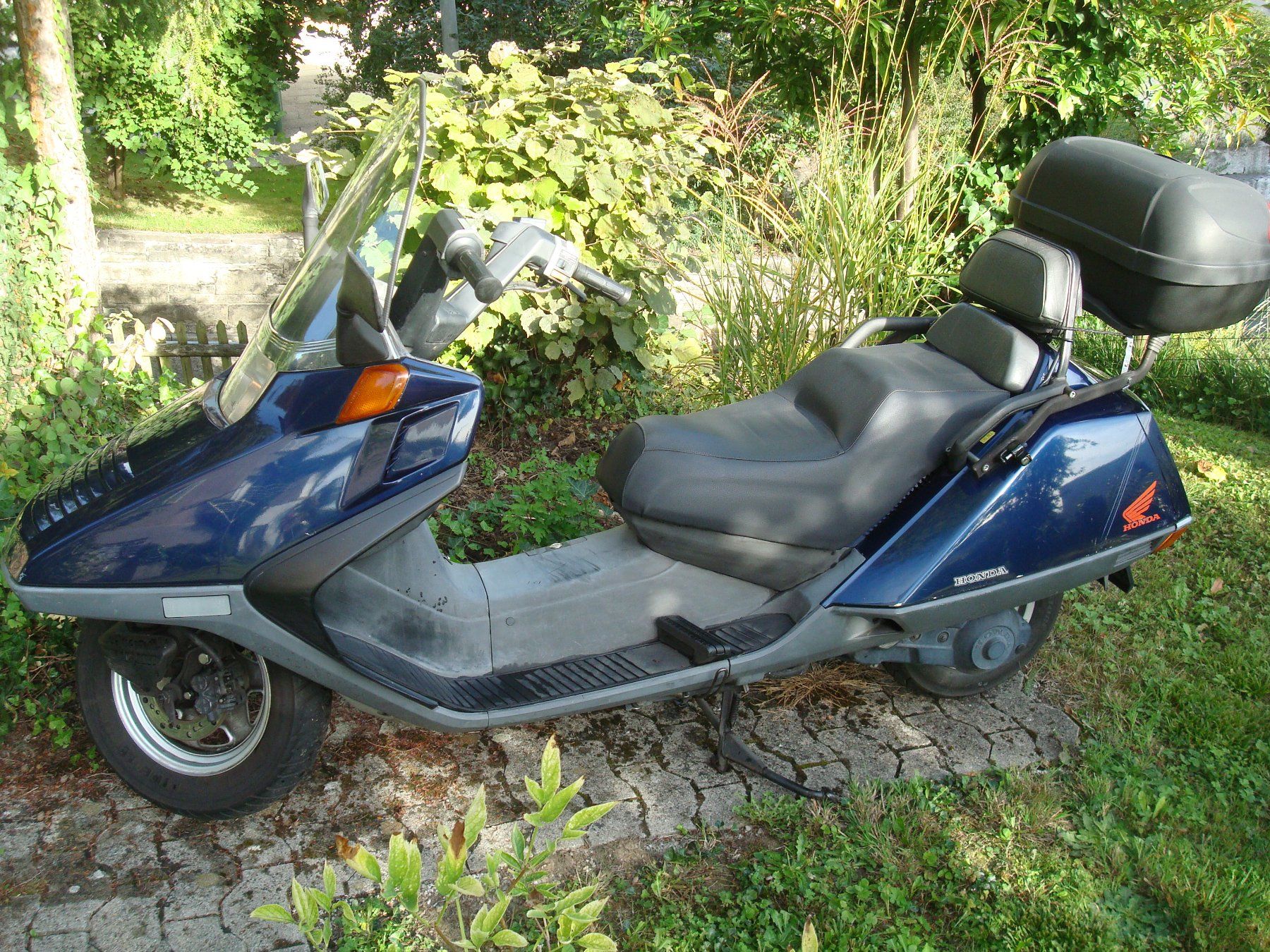 Honda Scooters: Honda Helix CN 250 Sofaroller – Defekt aus Hausen AG von  1