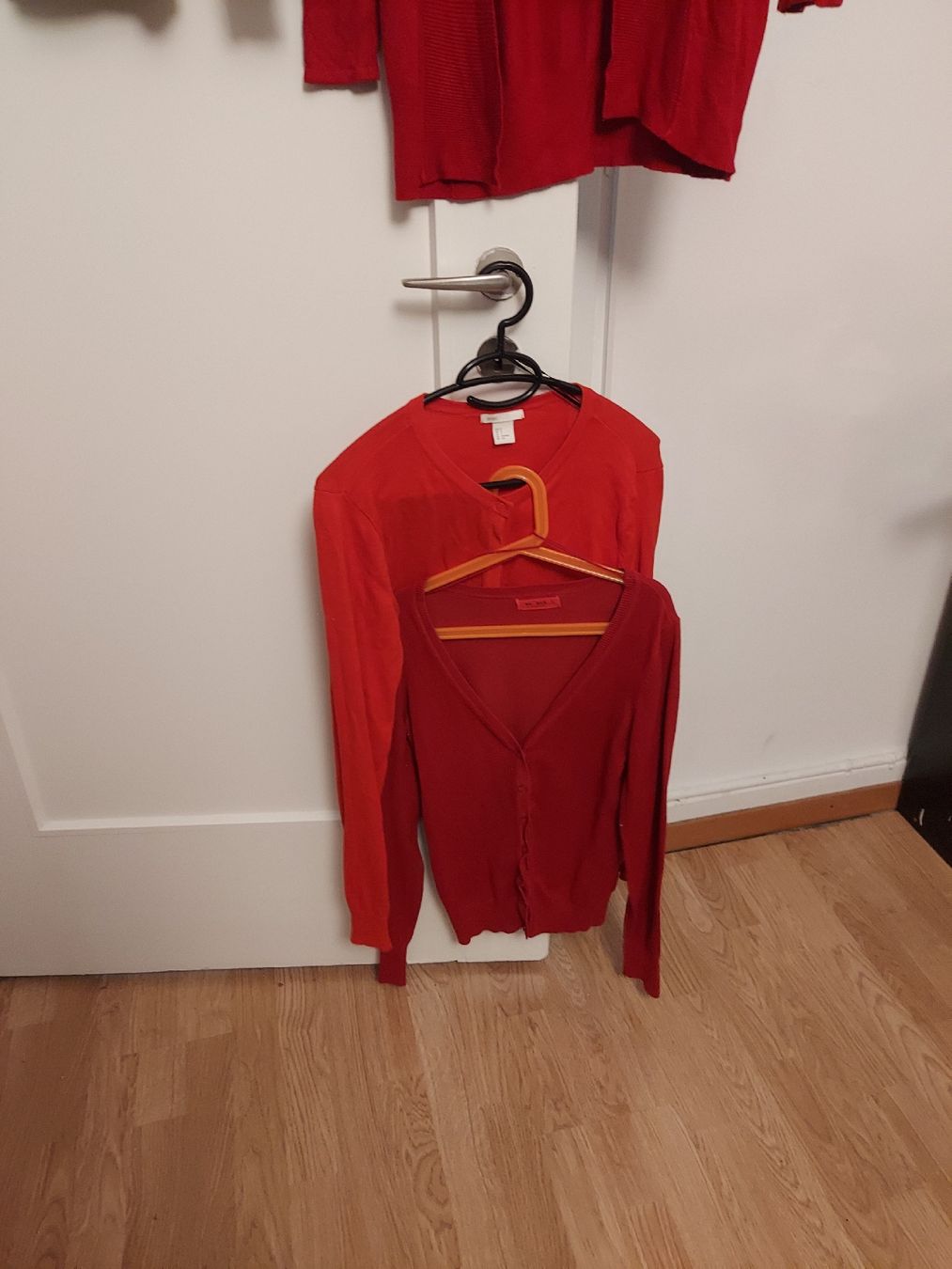 Lots de vêtements: 13 Oberteile – D'occasion à Biel/Bienne par mas_fx95 3