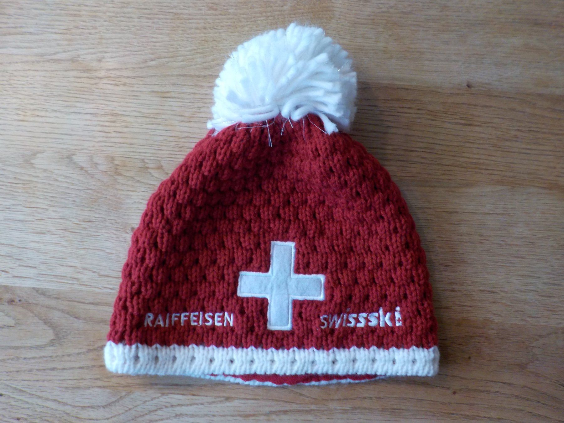 Kleiderpakete: Kleiderpaket Wintermützen/Schal 4teilig – Gebraucht aus Zürich von piervier4 1