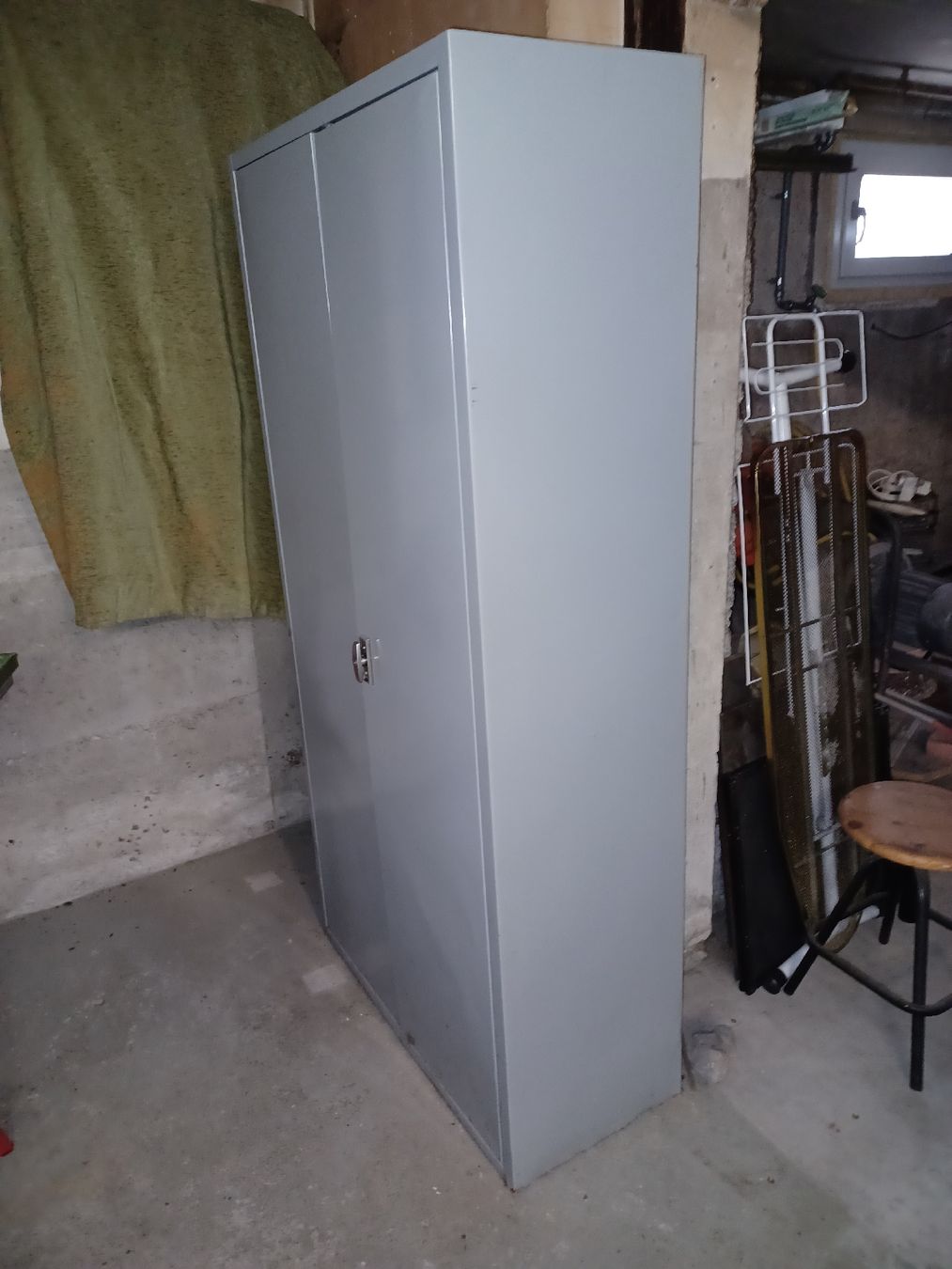 Armadi: Metalschrank – Usato da Suhr venduto da Bondi4 3
