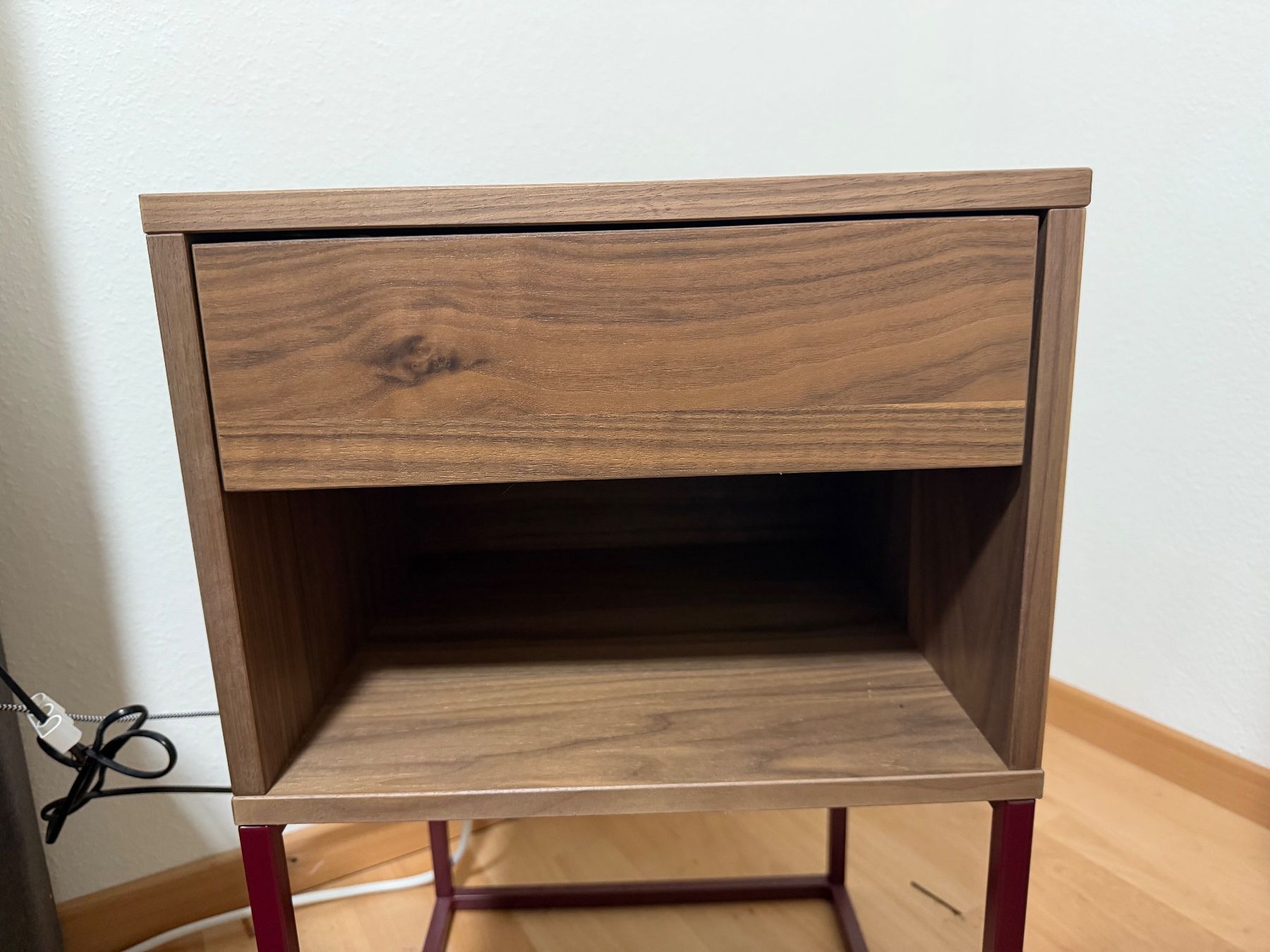 Ikea Comodini: 2x Nachttisch Holz mit Metallgestell – Usato da Embrach venduto da anj_fl59 1