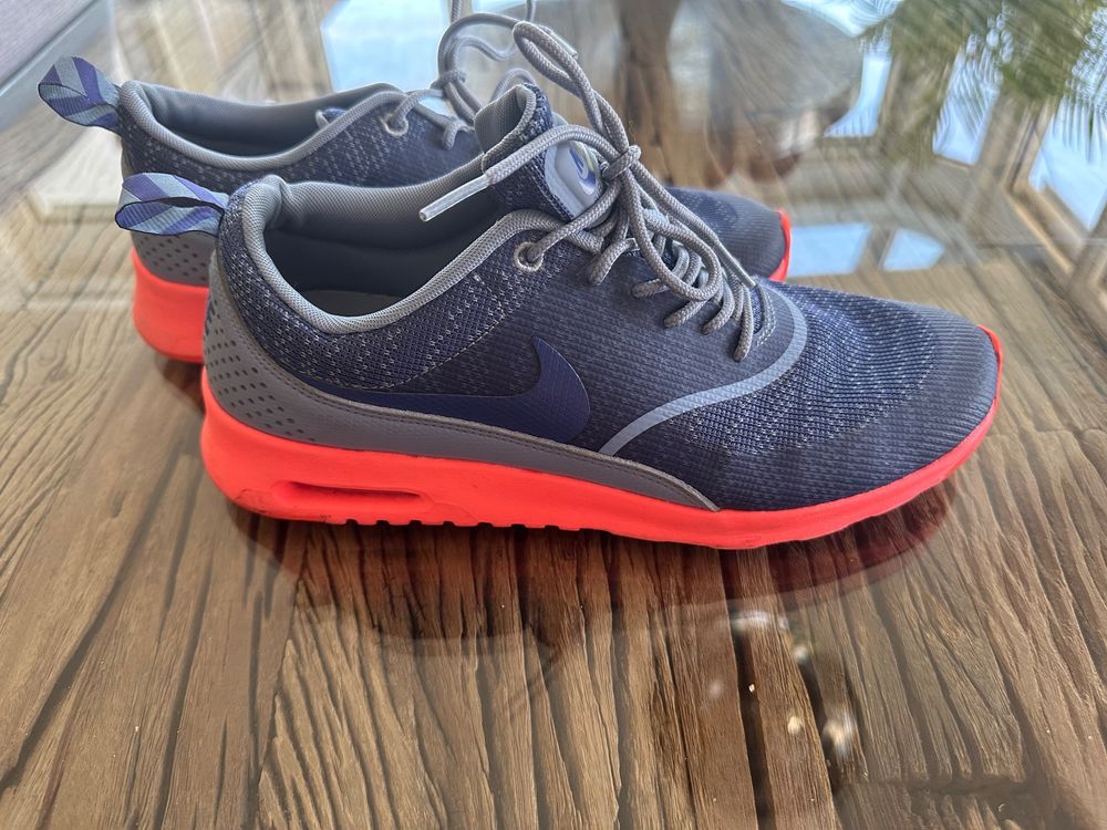 nike thea 40.5